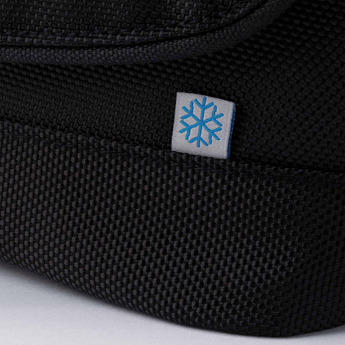 freezable-brooklyn-crossbody-n6 freezable-brooklyn-crossbody-black-ecofreeze-plus-zoom-tag.jpg