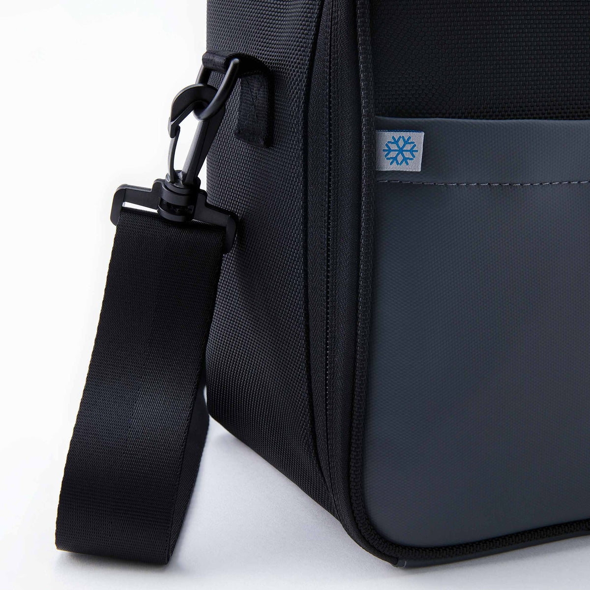 freezable-upright-lunch-box-u2 freezable-upright-lunch-box-black-gray-flag.jpg